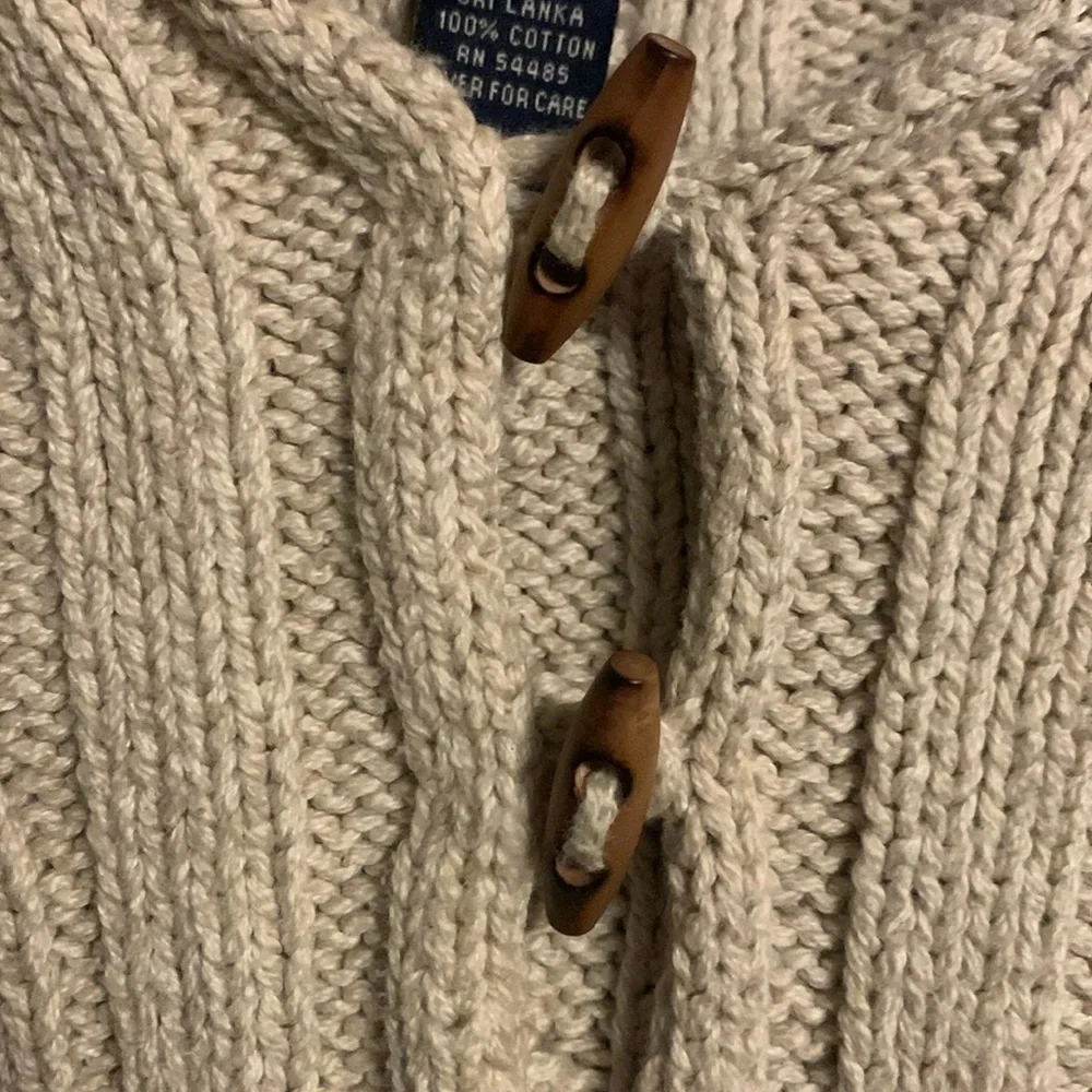 AMERICAN EAGLE AE CABLE KNIT HOODED SWEATER WITH WOODEN BUTTONS Beige Cream Tan - Picture 5 of 8